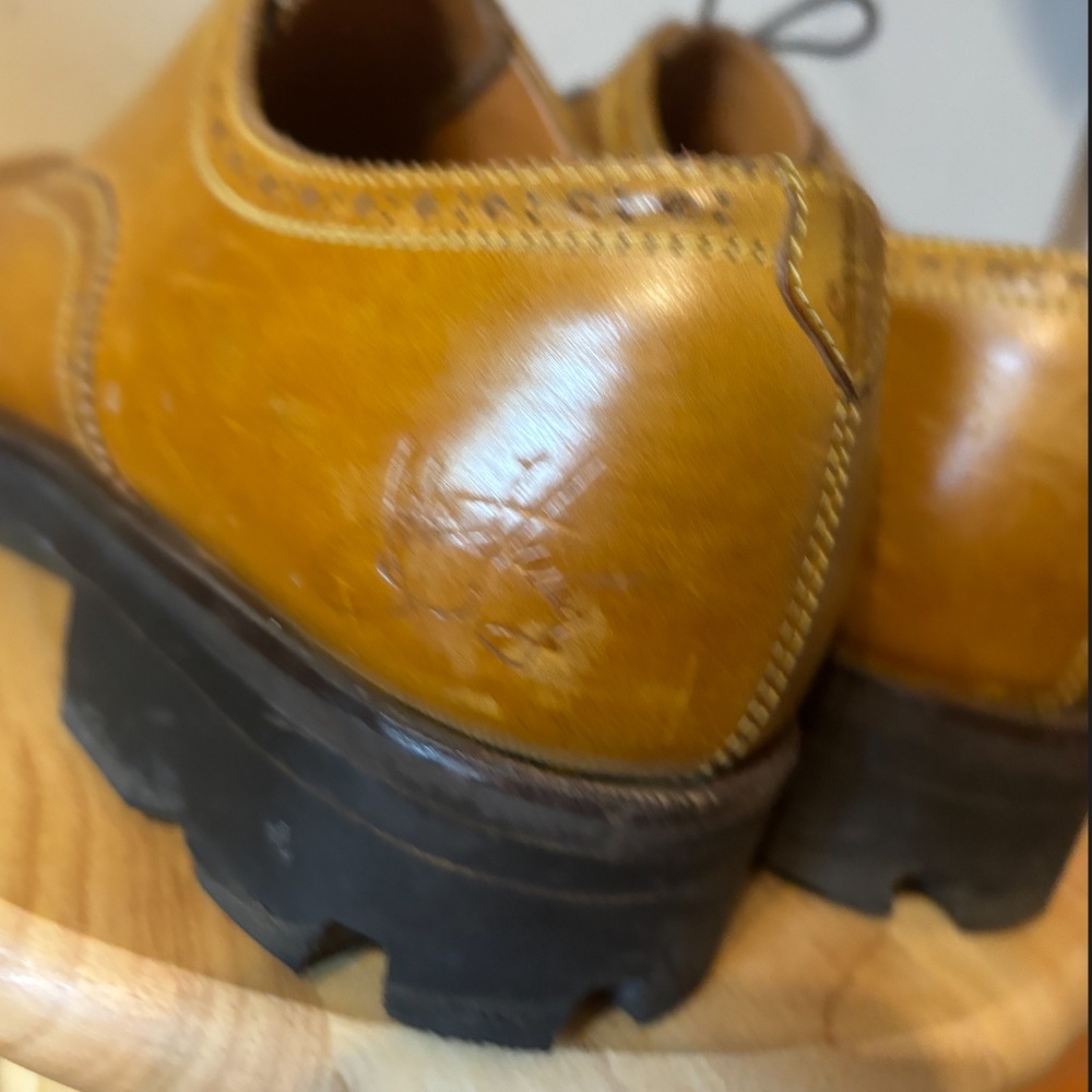 Fluevog Gateway Angels Brandenburg classic lace-up with brogue details EUC - Picture 7 of 10